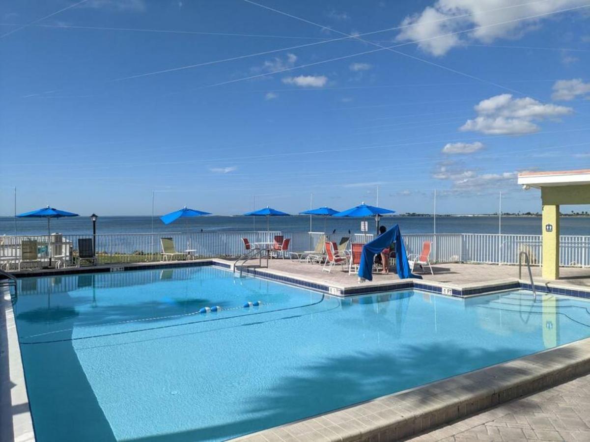 Bay Views From Your Balcony Beach Resort Tampa Bagian luar foto