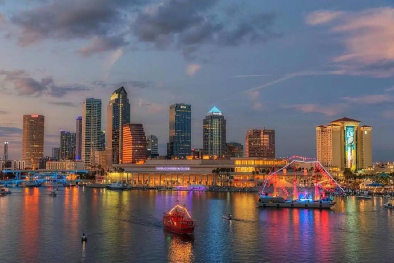Bay Views From Your Balcony Beach Resort Tampa Bagian luar foto
