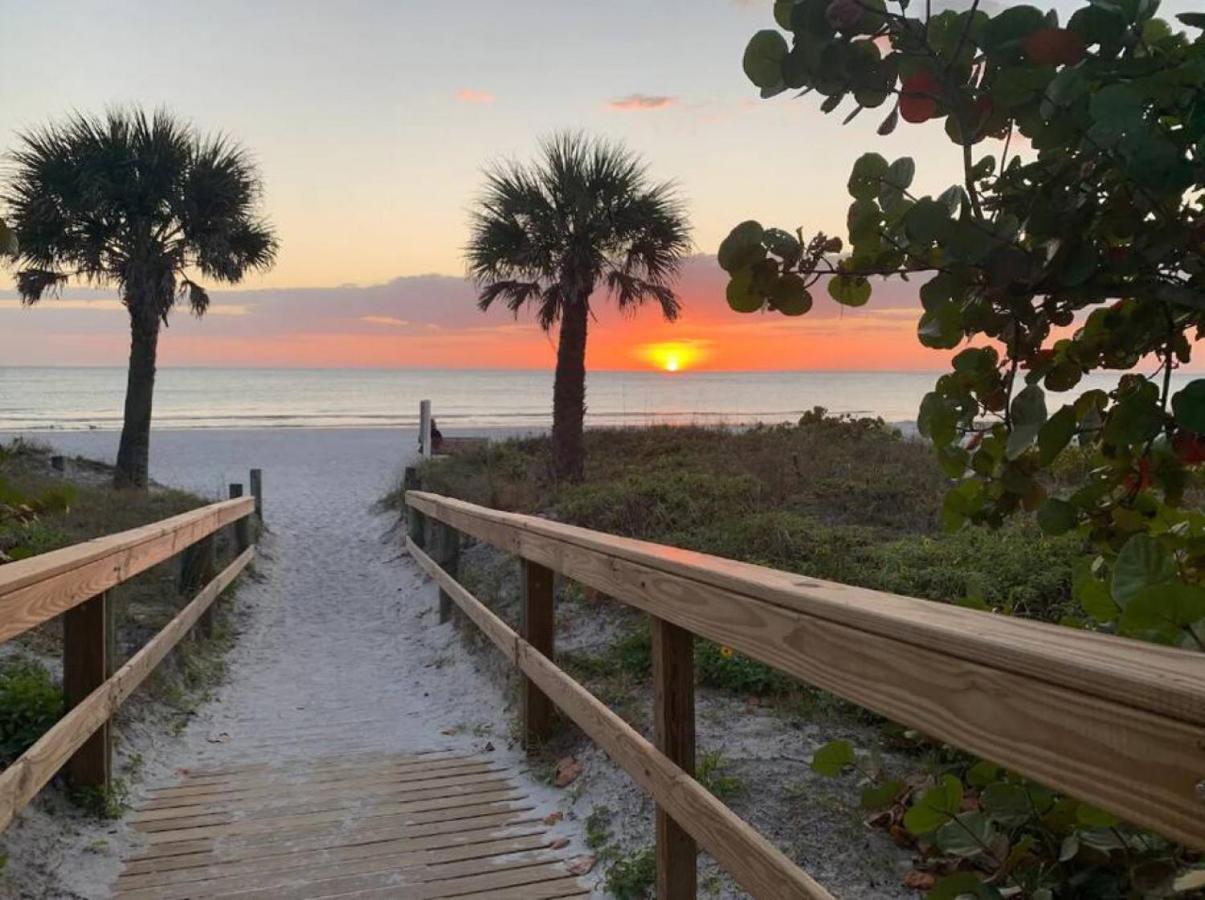 Bay Views From Your Balcony Beach Resort Tampa Bagian luar foto