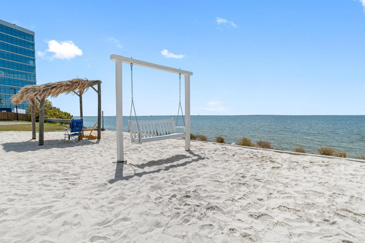 Bay Views From Your Balcony Beach Resort Tampa Bagian luar foto